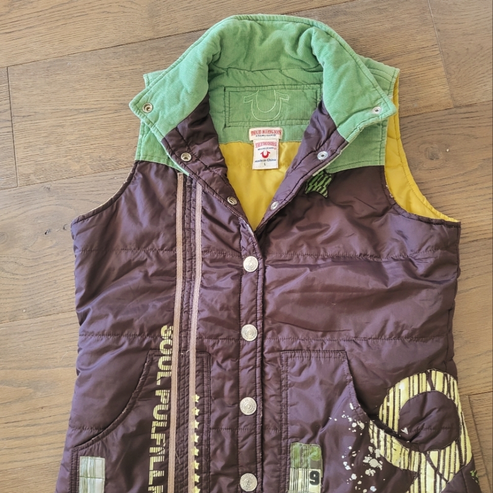 True Religion - Picture 2 of 3